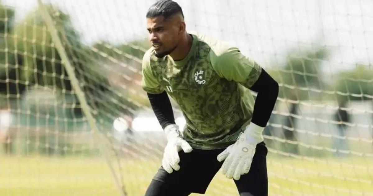 Jornalista: ‘Warleson vem para o Botafogo para disputar posição de titular com outro goleiro do mesmo perfil que deve chegar’