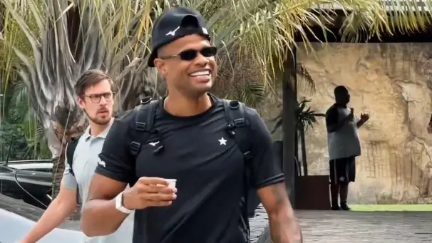 Botafogo viaja ao Peru com Júnior Santos