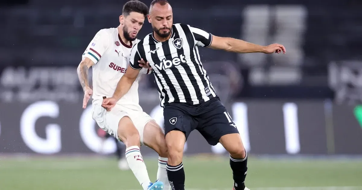 Mansur vê precipitação nas substituições e desequilíbrio no Botafogo: ‘Setor ofensivo fica abaixo. Capacidade de decisão é um problema’