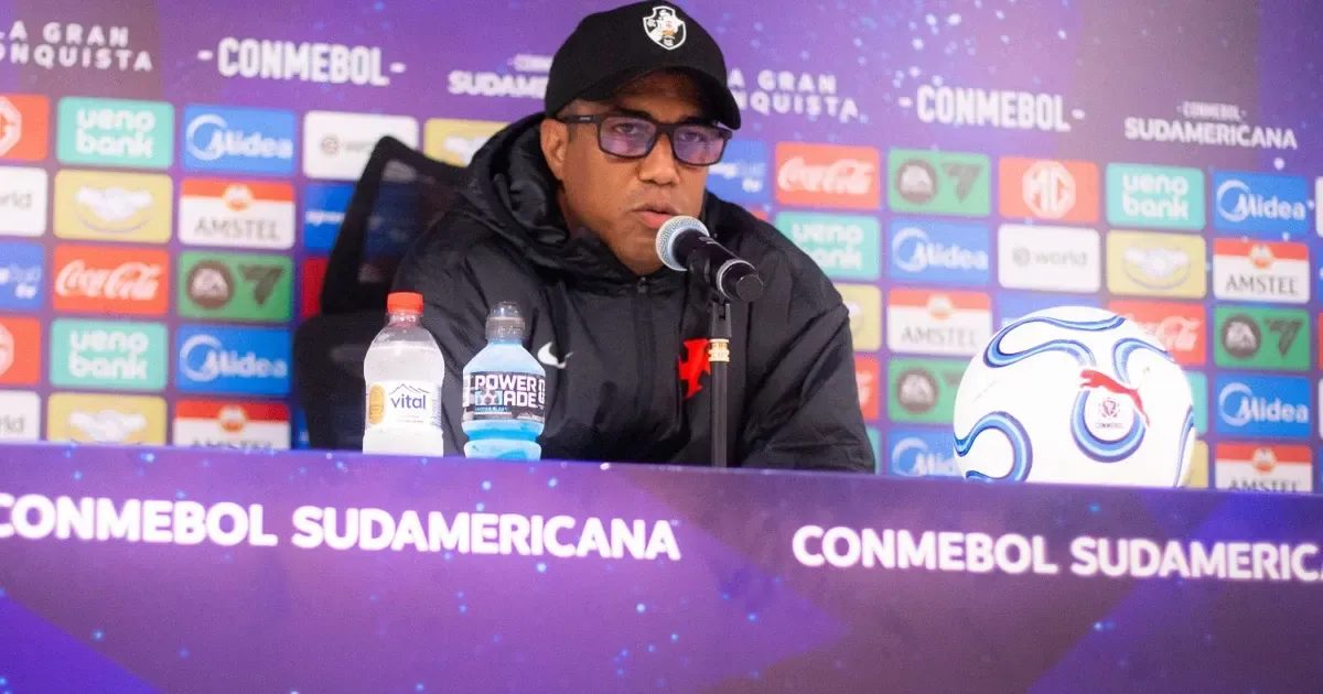 Marcelo Salles e Ronaldo Torres iniciam trabalhos no Botafogo em treino no Nilton Santos
