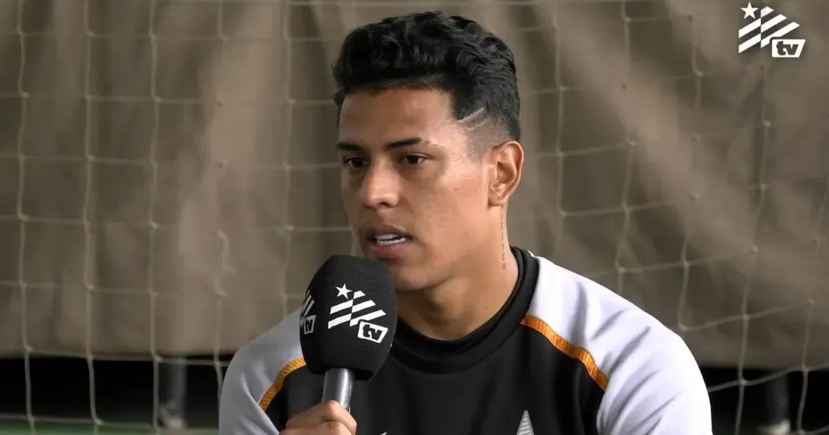 Matheus Martins credita subida de produção no Botafogo a Tite: ‘Tem extraído o melhor de mim e me colocado na posição certa’