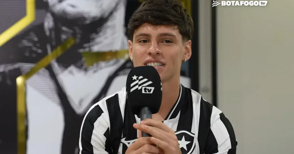 Montoro explica por que renovou, celebra maior protagonismo e revela objetivo: ‘Classificar para a Libertadores. É o mínimo que o Botafogo merece’