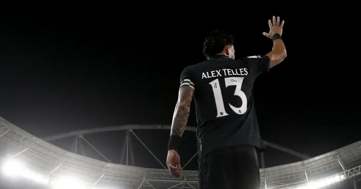 Botafogo renovação com Alex Telles em ritmo lento