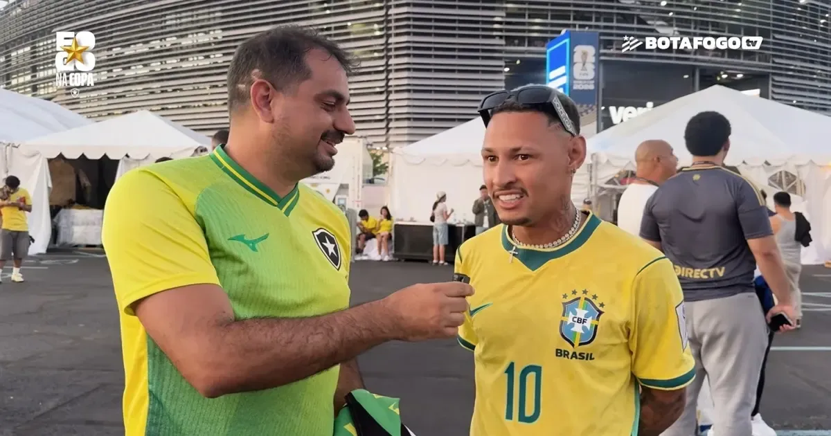 Neilton encontra Jamal na Copa do Mundo e se declara: ‘Eu sou botafoguense agora, estou sempre na torcida pelo Botafogo’