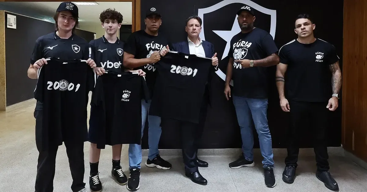 Organizada explica reunião com Gabriel de Alba: ‘Haverá cobrança, haverá apoio e estaremos juntos em prol do Botafogo’