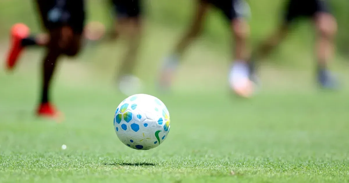 Com perfil definido, Botafogo deve buscar contratação de primeiro volante na próxima janela
