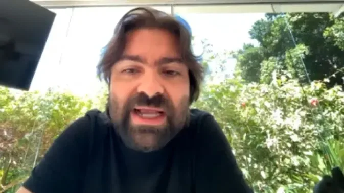 Presidente do Botafogo defende gestão, diz que ‘trazer treinador de ponta não é simples’ e fala em ‘socialfobia’