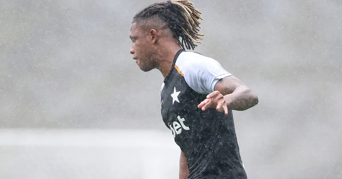 Presidente do Zenit esclarece tentativa frustrada por Danilo, do Botafogo: ‘Precisamos manter as contas equilibradas’