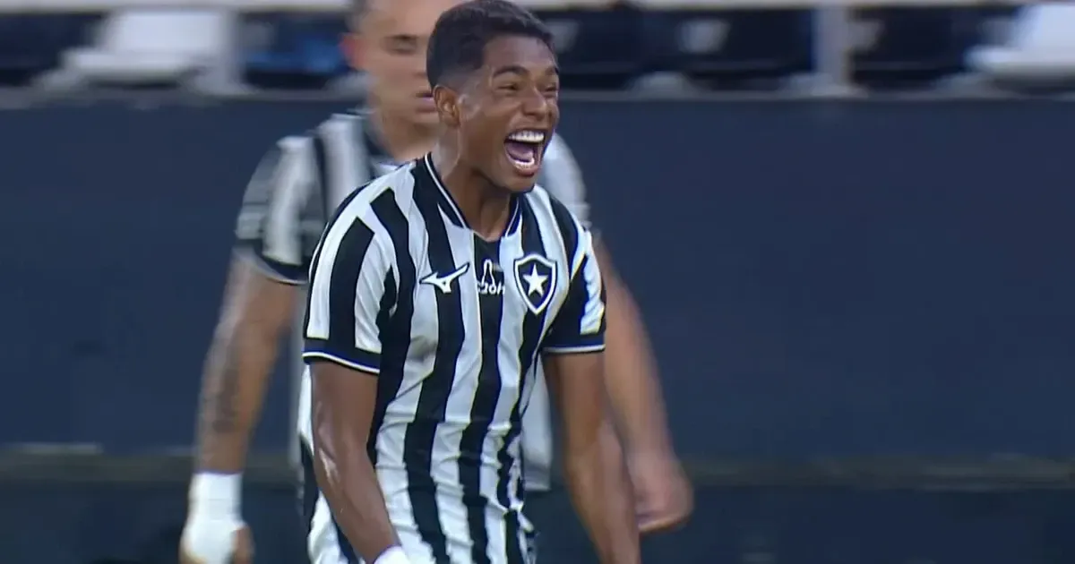 Promessa do sub-17 do Botafogo, Gustavo Santiago tem multa superior a R$ 500 milhões e quase 40 participações em gols em 2026