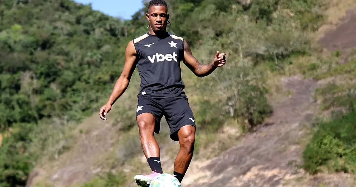 Representante do Palmeiras vai ao Rio por acordo com Botafogo por Danilo, diz jornalista; Zenit oferece salários de R$ 3 milhões