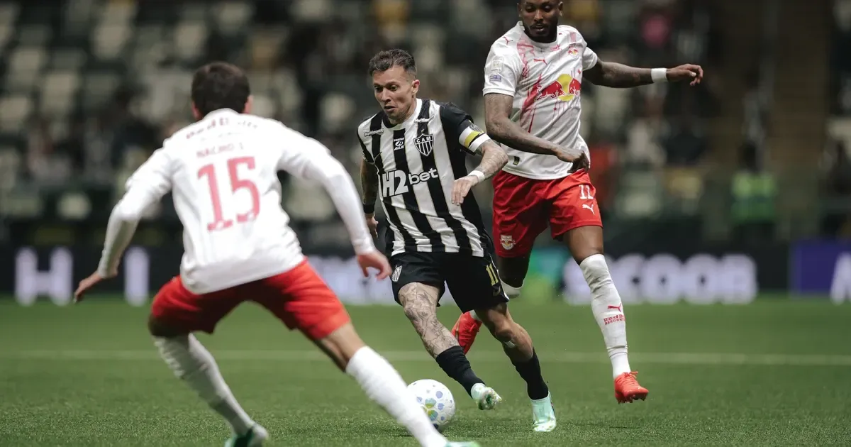São Paulo e Red Bull Bragantino perdem em jogos adiados e seguem um ponto à frente do Botafogo no Brasileirão
