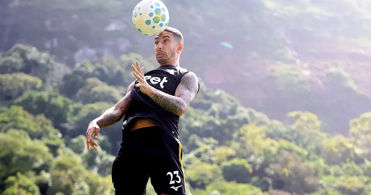 Franclim Carvalho explica não ter relacionado Santiago Rodríguez em Botafogo x Fluminense