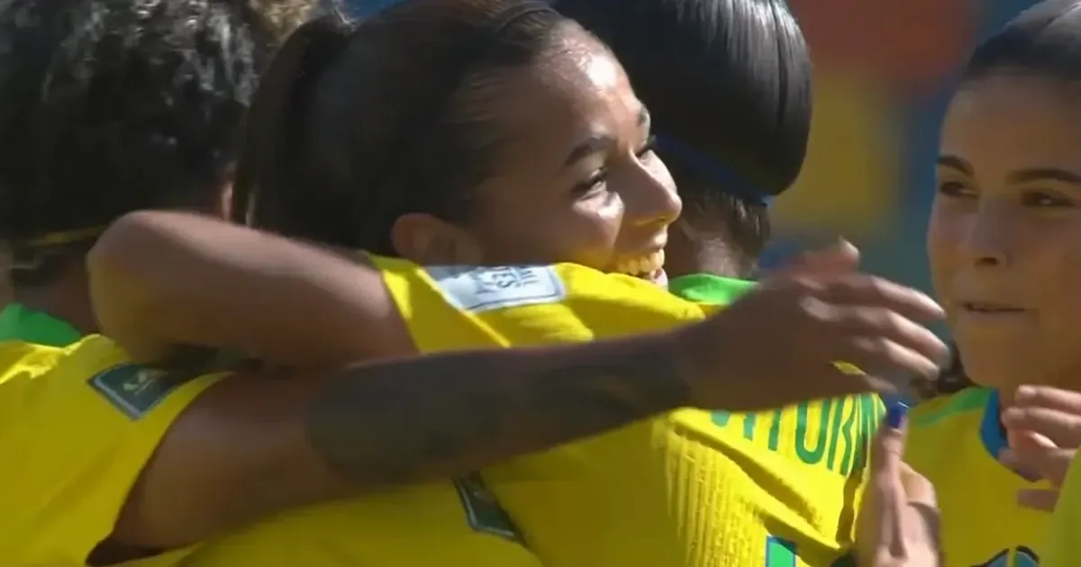 Thay, zagueira do Botafogo, marca primeiro gol do Brasil em goleada sobre a Tanzânia na Copa do Mundo Feminina Sub-20