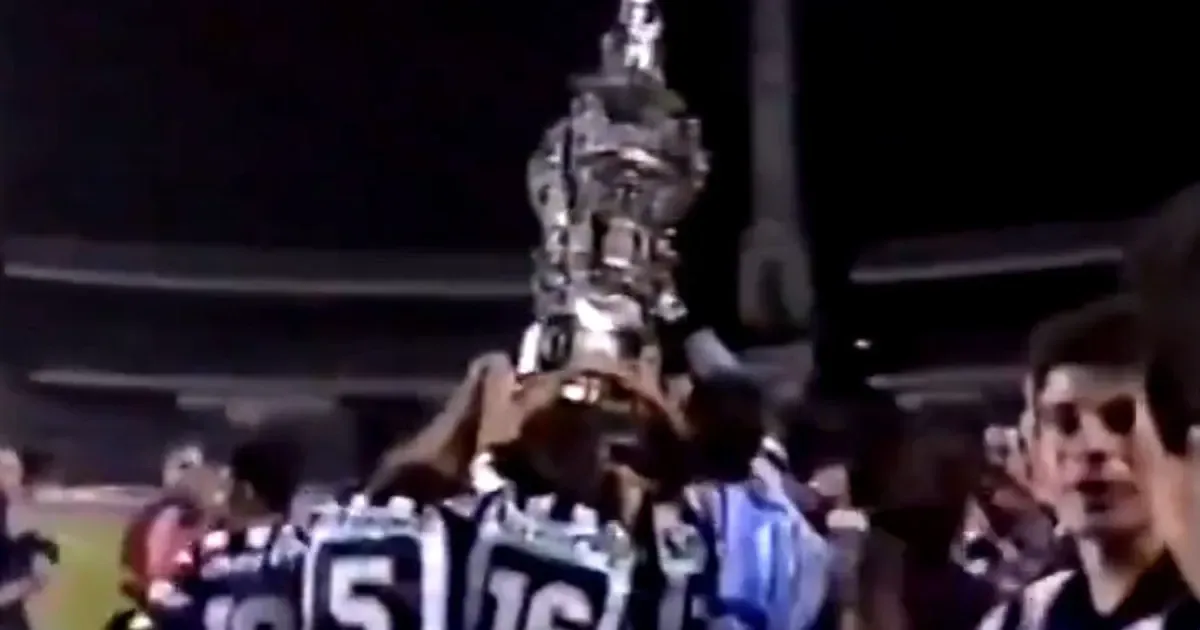 Troféu Teresa Herrera conquistado pelo Botafogo com uniforme do La Coruña completa 30 anos