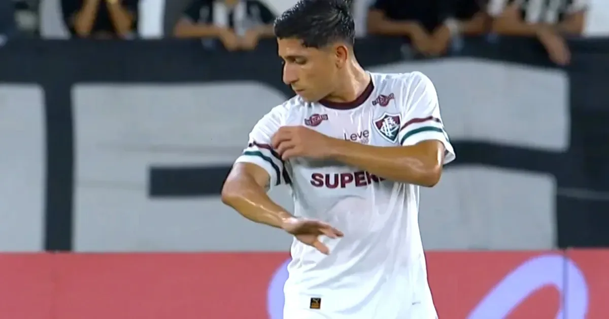 Botafogo vende Savarino ao Fluminense por US$ 4,5 milhões