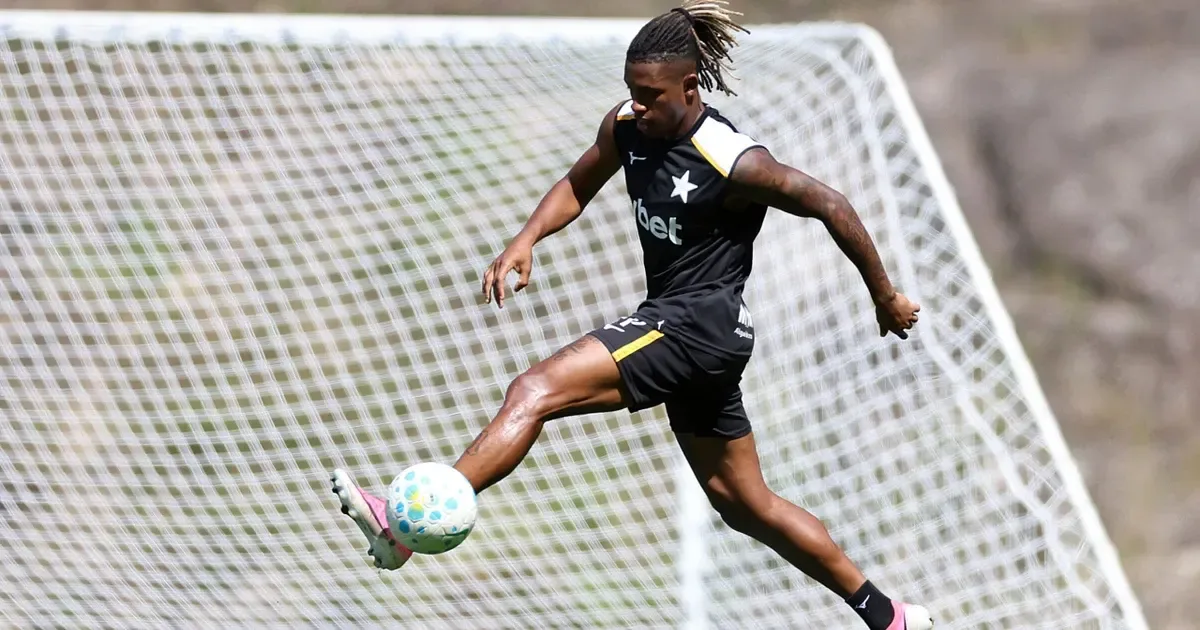 Velloso diz que Danilo, do Botafogo, não quer ir para a Rússia: ‘Devia ter vindo jogar no Palmeiras. Tem que fazer pressão’