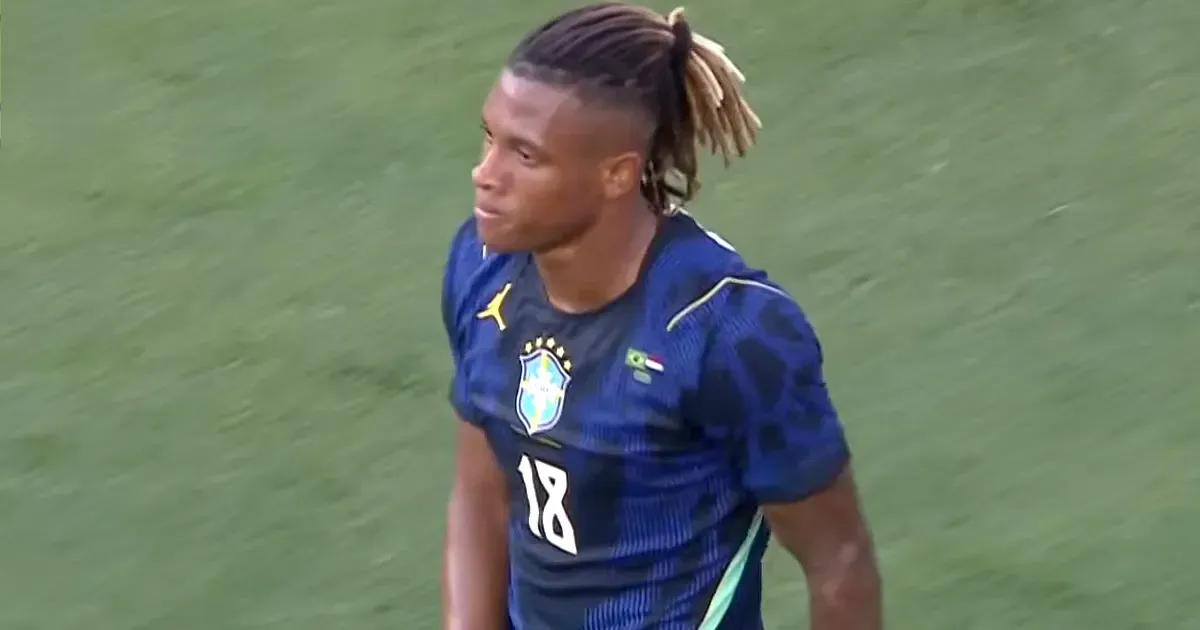 Danilo é reserva na estreia da Copa do Mundo