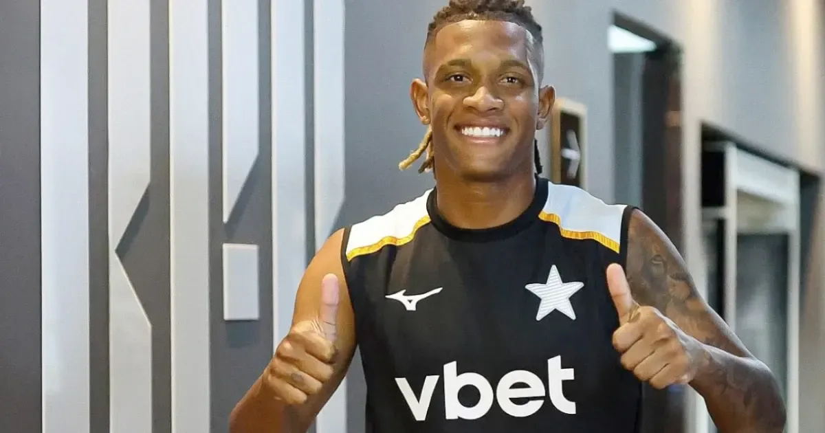 Zenit aumenta proposta salarial para Danilo, do Botafogo, e oferece mais que Palmeiras