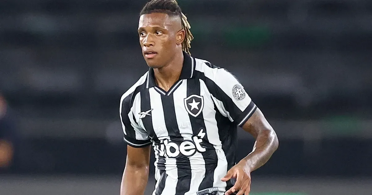 Zenit oferece contrato de 5 anos a Danilo