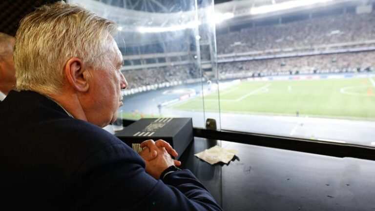 Presença De Carlo Ancelotti No Nilton Santos Inspira Elenco Do Botafogo Durante Classificação Heroica