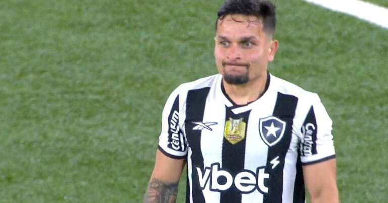 Artur Botafogo Fluminense Brasileirao 2025 Fogaonet 2