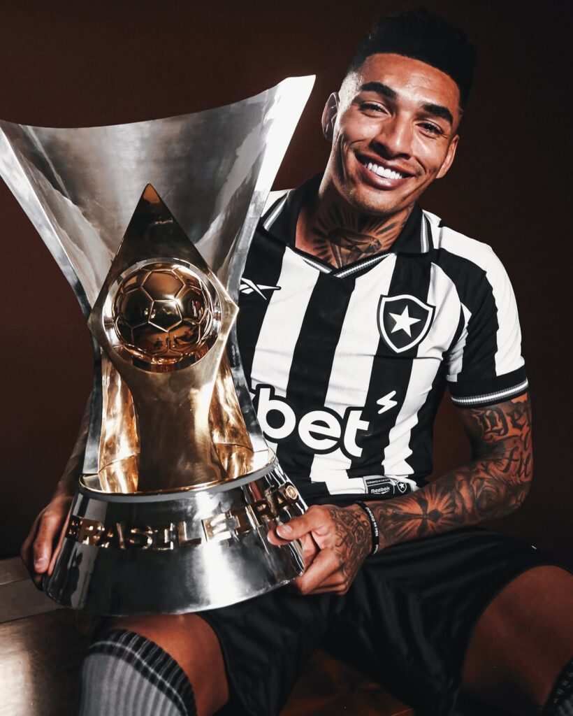 Botafogo Lança Novo Uniforme I Da Linha Aura 90 Com Ídolos De 1995 E 2024: &Quot;Os Campeões Estão De Volta!&Quot; 7 Img 0820