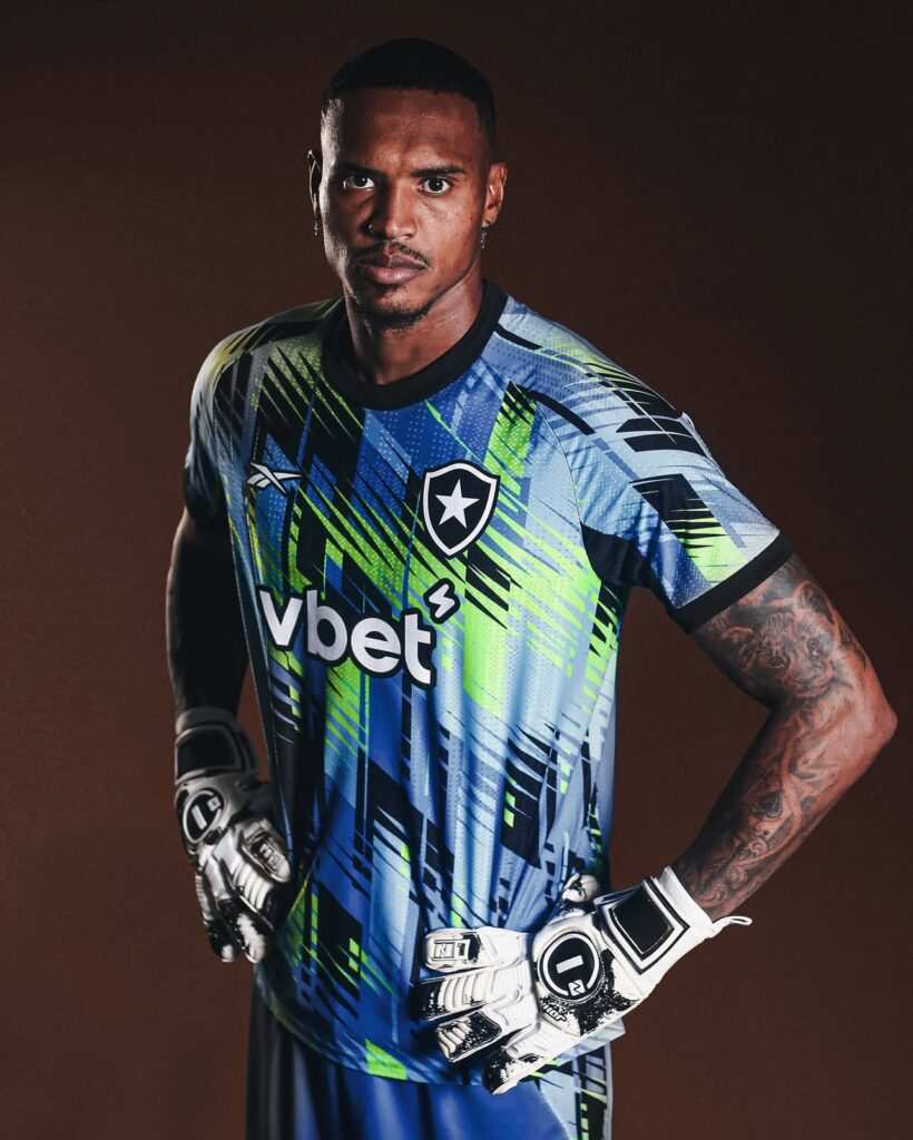 Botafogo Lança Novo Uniforme I Da Linha Aura 90 Com Ídolos De 1995 E 2024: &Quot;Os Campeões Estão De Volta!&Quot; 3 Img 0824