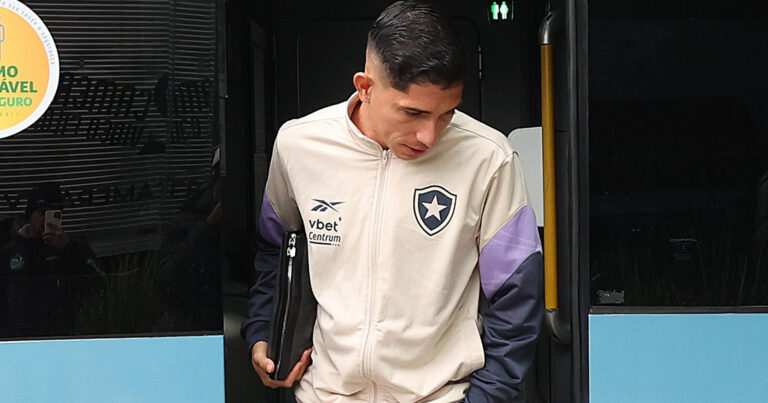 Botafogo Analisa Propostas Milionárias Por Savarino E Discute Futuro Do Atacante No Mercado 2025