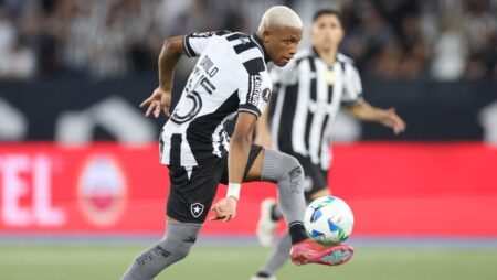 Danilo E Marlon Freitas Sinalizam Mudanças Para Davide Ancelotti No Botafogo Danilo Marlon Freitas Mudancas Davide Ancelotti Botafogo