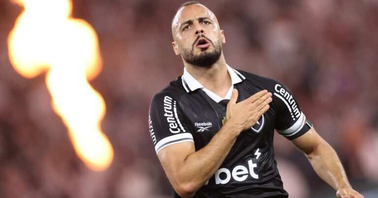 Botafogo Sob Crítica Por Gastos Milionários: Arthur Cabral Custou €12 Mi E Vira Alvo De Polêmica