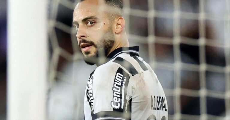 Botafogo Anuncia Lista Para Confronto Com São Paulo Sem Arthur Cabral E Artur: Veja Os Relacionados