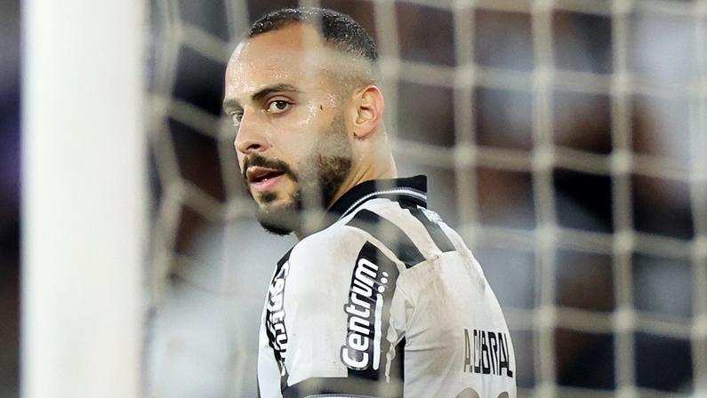 Elenco Do Botafogo Se Prepara Para Jogo Contra São Paulo