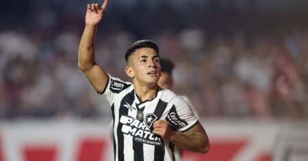Botafogo Enfrenta São Paulo No Brasileirão Tentando Estender Invencibilidade Histórica De 10 Jogos Botafogo Enfrenta São Paulo No Brasileirão Tentando Estender Invencibilidade Histórica De 10 Jogos