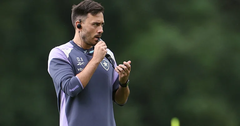 Críticas A Davide Ancelotti No Botafogo: Rotatividade No Elenco Gera Debate Entre Especialistas