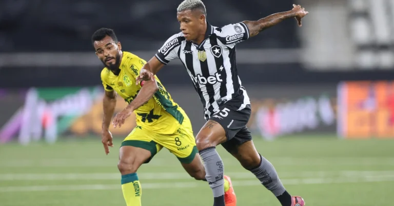 Danilo Do Botafogo Sente Incômodo E Pede Substituição Contra Mirassol: Davide Ancelotti Descarta Lesão E Explica Decisão