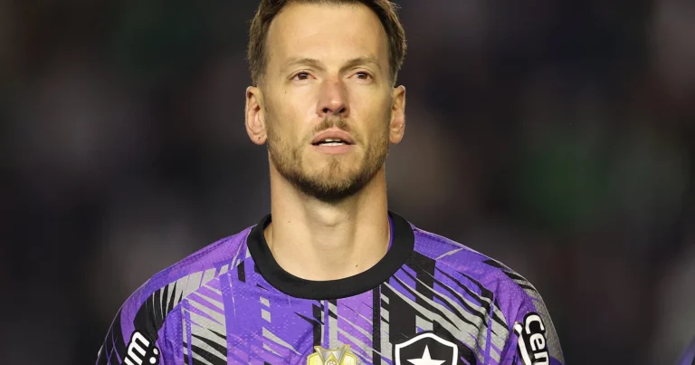 Goleiro Neto Do Botafogo Tem Cirurgia Bem-Sucedida E Inicia Recuperação: Previsão De Retorno E Próximos Passos