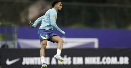 Vitinho Do Botafogo Surge Como Opção De Ancelotti E Pode Estreiar Na Seleção Contra Bolívia Nas Eliminatórias