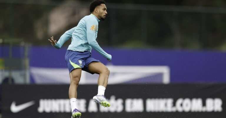 Vitinho Do Botafogo Surge Como Opção De Ancelotti E Pode Estreiar Na Seleção Contra Bolívia Nas Eliminatórias